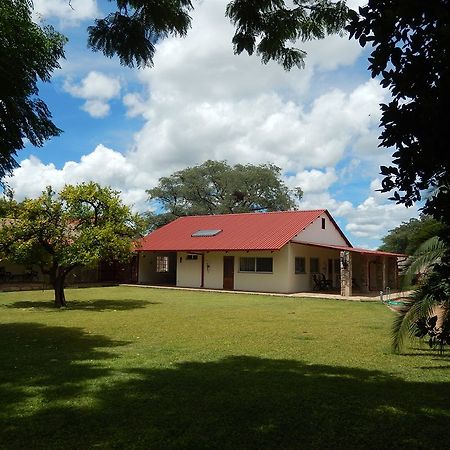 Dornhuegel Guestfarm Hotel Grootfontein Buitenkant foto