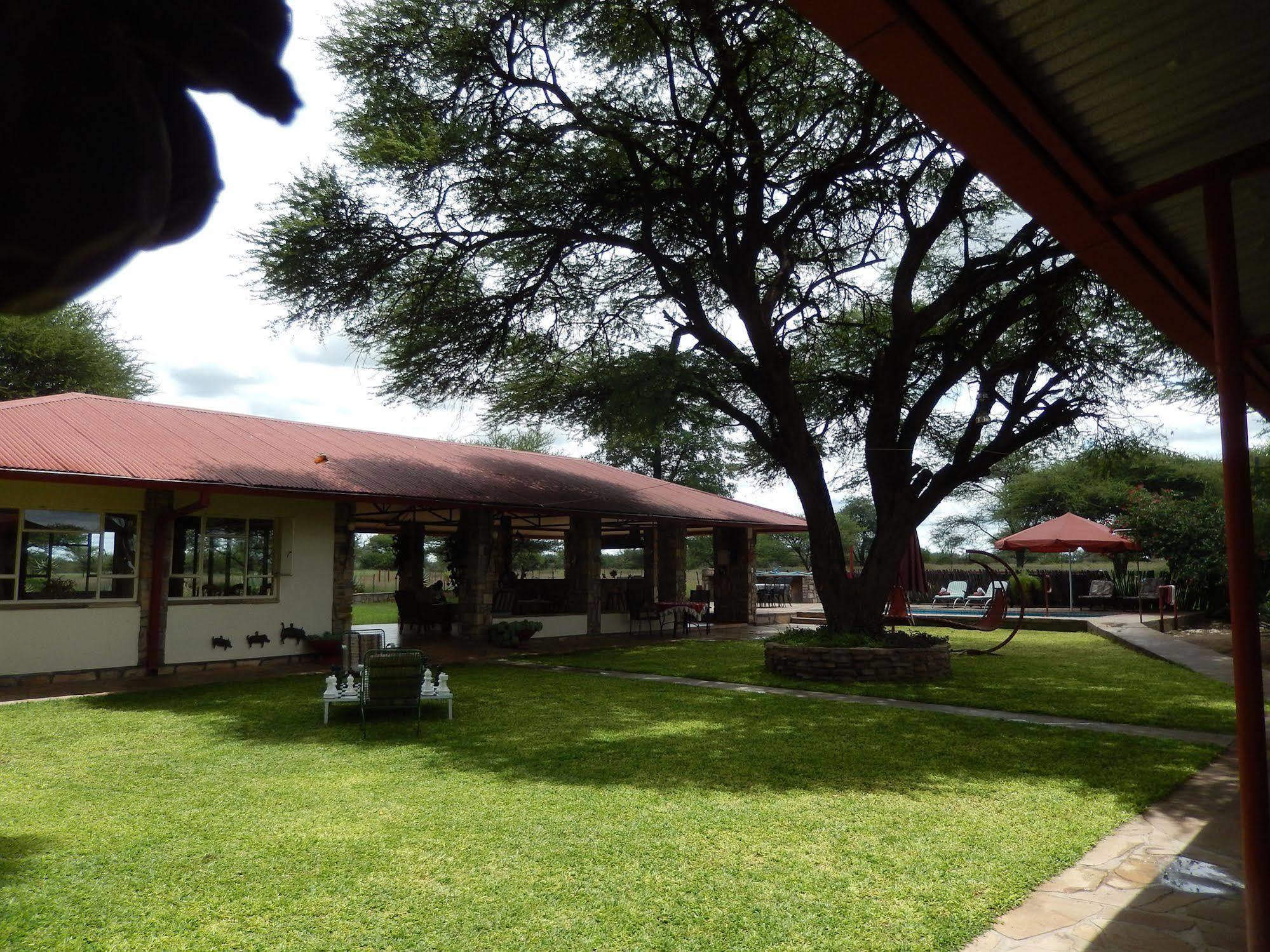 Dornhuegel Guestfarm Hotel Grootfontein Buitenkant foto