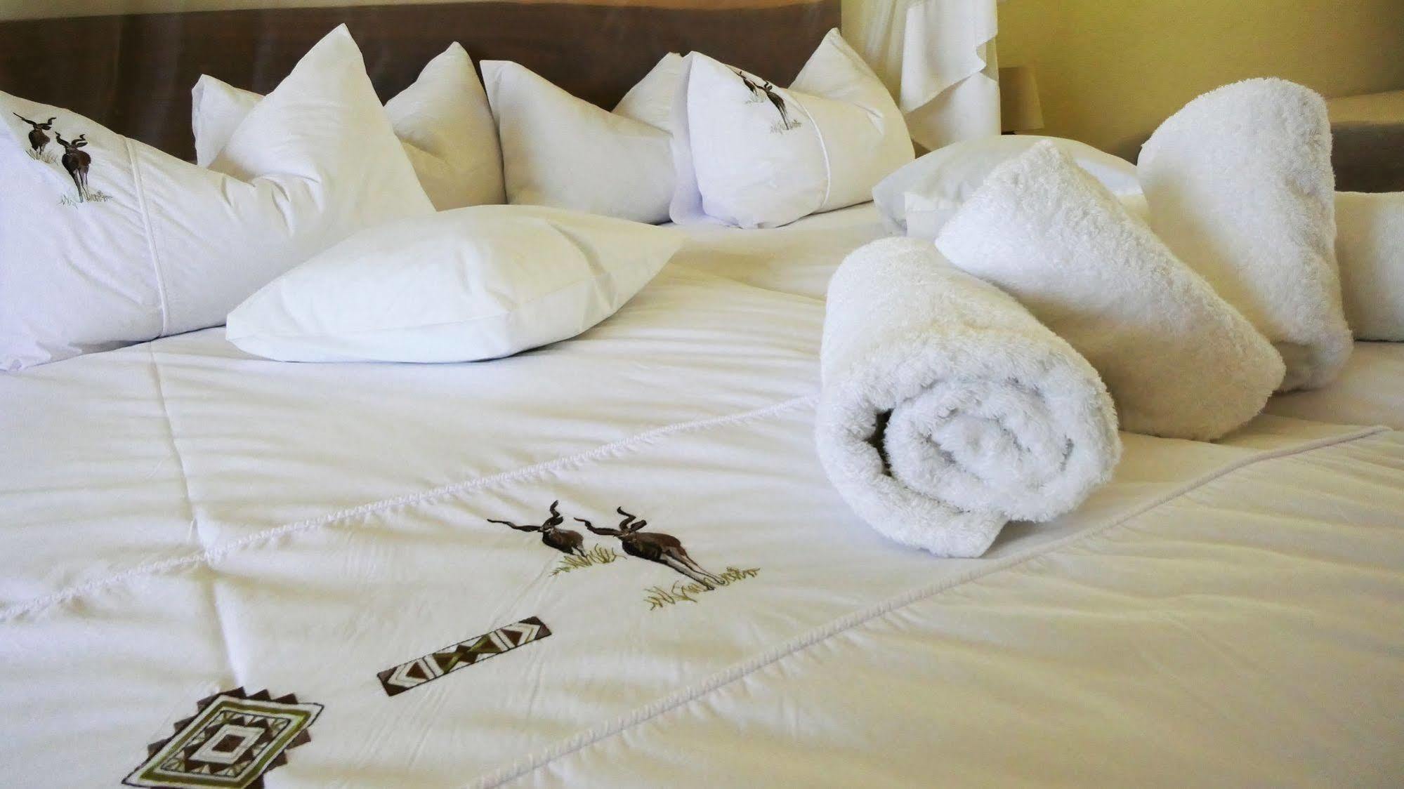 Dornhuegel Guestfarm Hotel Grootfontein Buitenkant foto