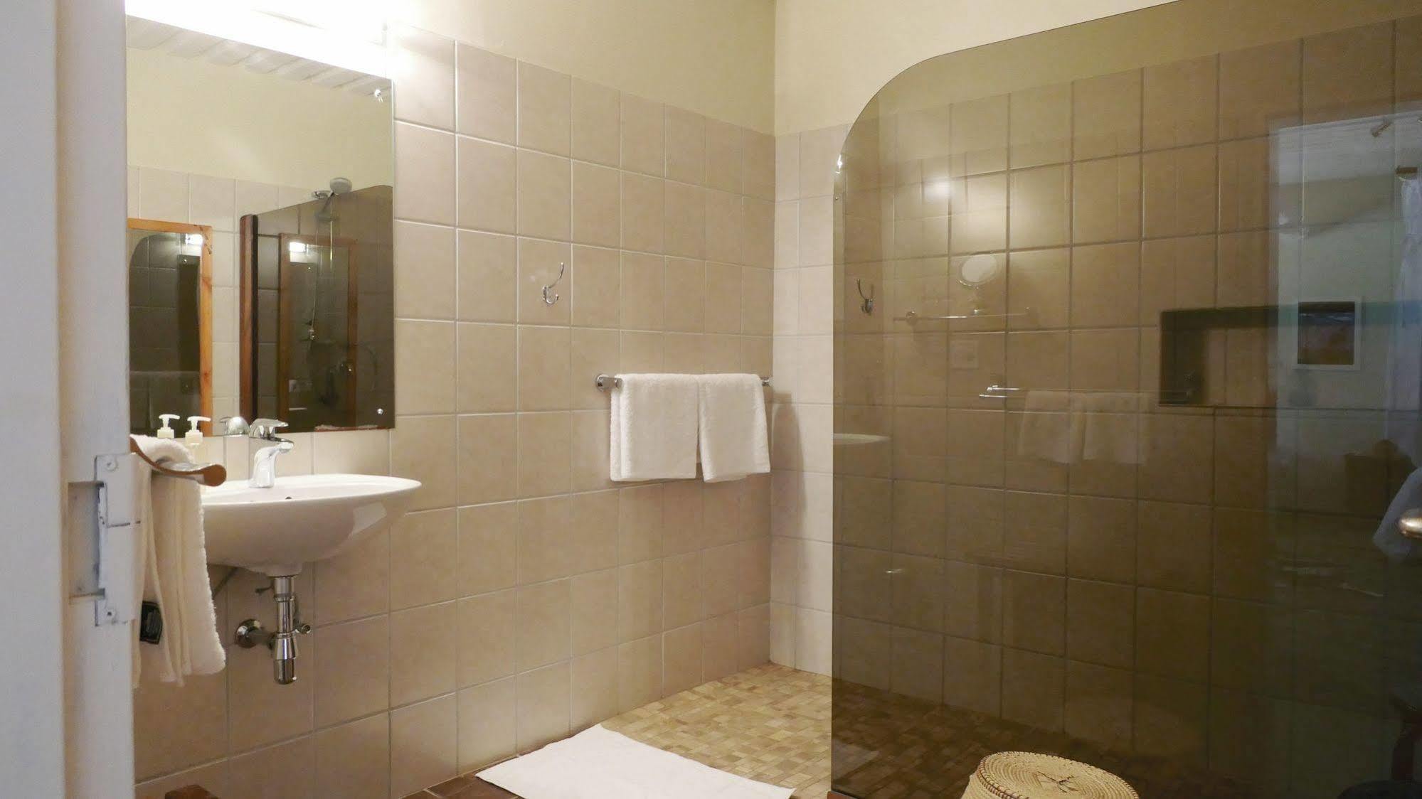 Dornhuegel Guestfarm Hotel Grootfontein Buitenkant foto
